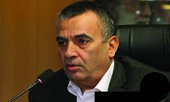 ابراهيم درستي، نماينده وزير صمت در اصناف کشور و عضو هيئت رئيسه اتاق اصناف ايران و تهران: لزوم نظارت بازرسان اصناف و تعزيرات حکومتي بر فروشگاه هاي زنجيره اي/ وقتي کالايي در سطح عرضه گران مي شود، نبايد تصور کرد مغازه دار گران فروشي مي کند/ در صورت همخواني عرضه وتقاضا اجازه گران فروشي نخواهيم داد