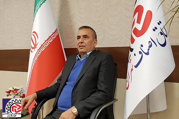 در گفت‌وگوي همشهري با نماينه وزير صمت در اصناف کشور و عضو هيئت رئيسه اتاق اصناف ايران و تهران تشريح شد: احتمال بازگشايي همه مشاغل تا هفته آينده