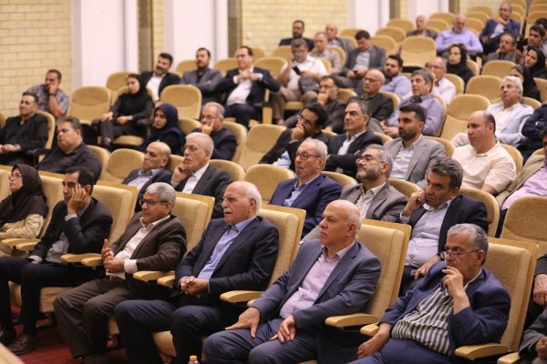 در نخستین رویداد ملی راهبرد سلامت در اصناف غذایی مطرح شد؛ همکاری همه‌جانبه با اصناف غذایی برای ارتقاء سطح سلامت جامعه