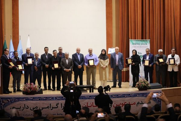 تجلیل از پیشکسوت صنف قنادان تهران در همایش ملی سلامت اصناف